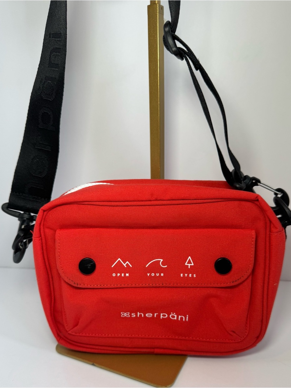 Sherpani Osaka OYE Crossbody Bag in Poppy Red